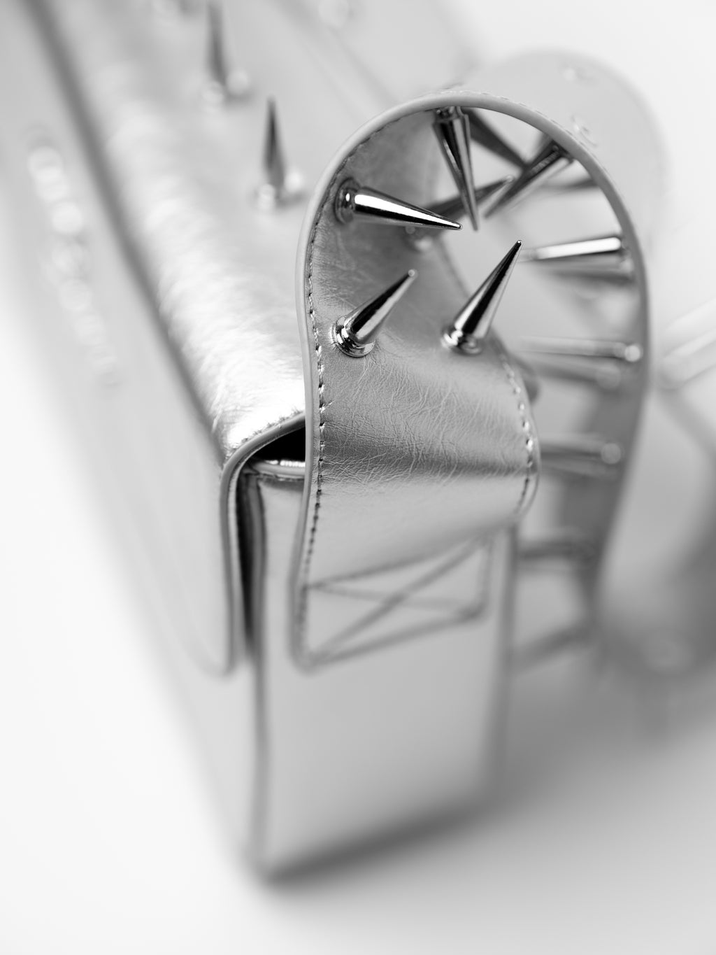 Frost Thorne Shoulder Bag