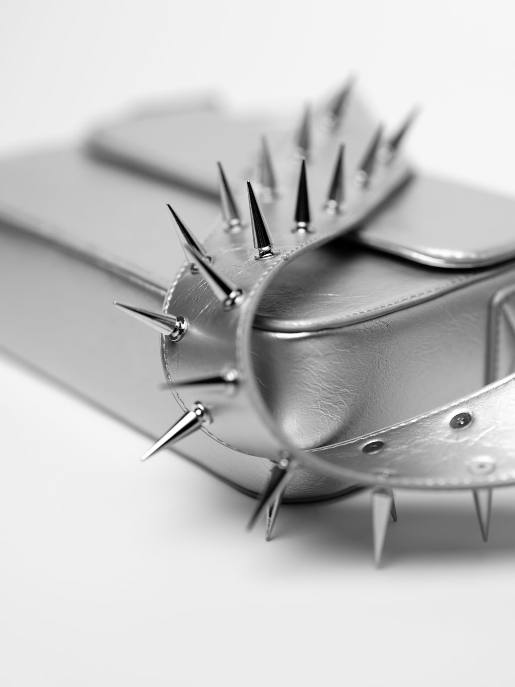 Frost Thorne Shoulder Bag