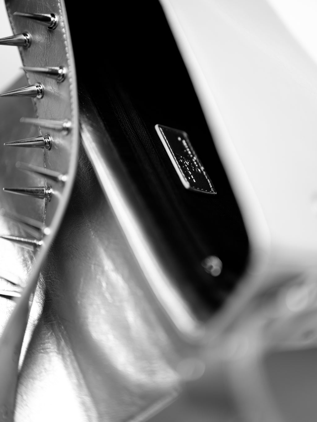 Frost Thorne Shoulder Bag