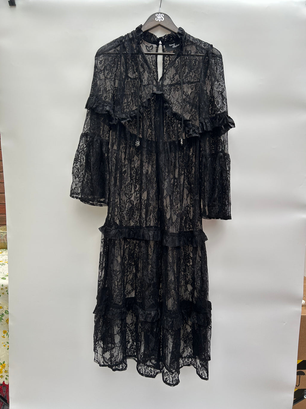 SAMPLE Velamen lace dress size Small